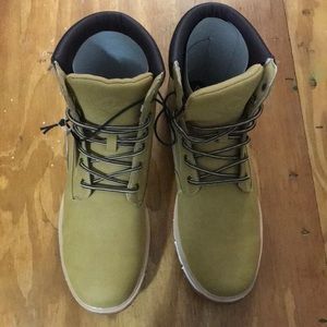 NIB 10.5 Medium St John’s Bay Boots